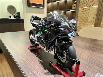 Kawasaki Ninja H2R con motor 1:12
